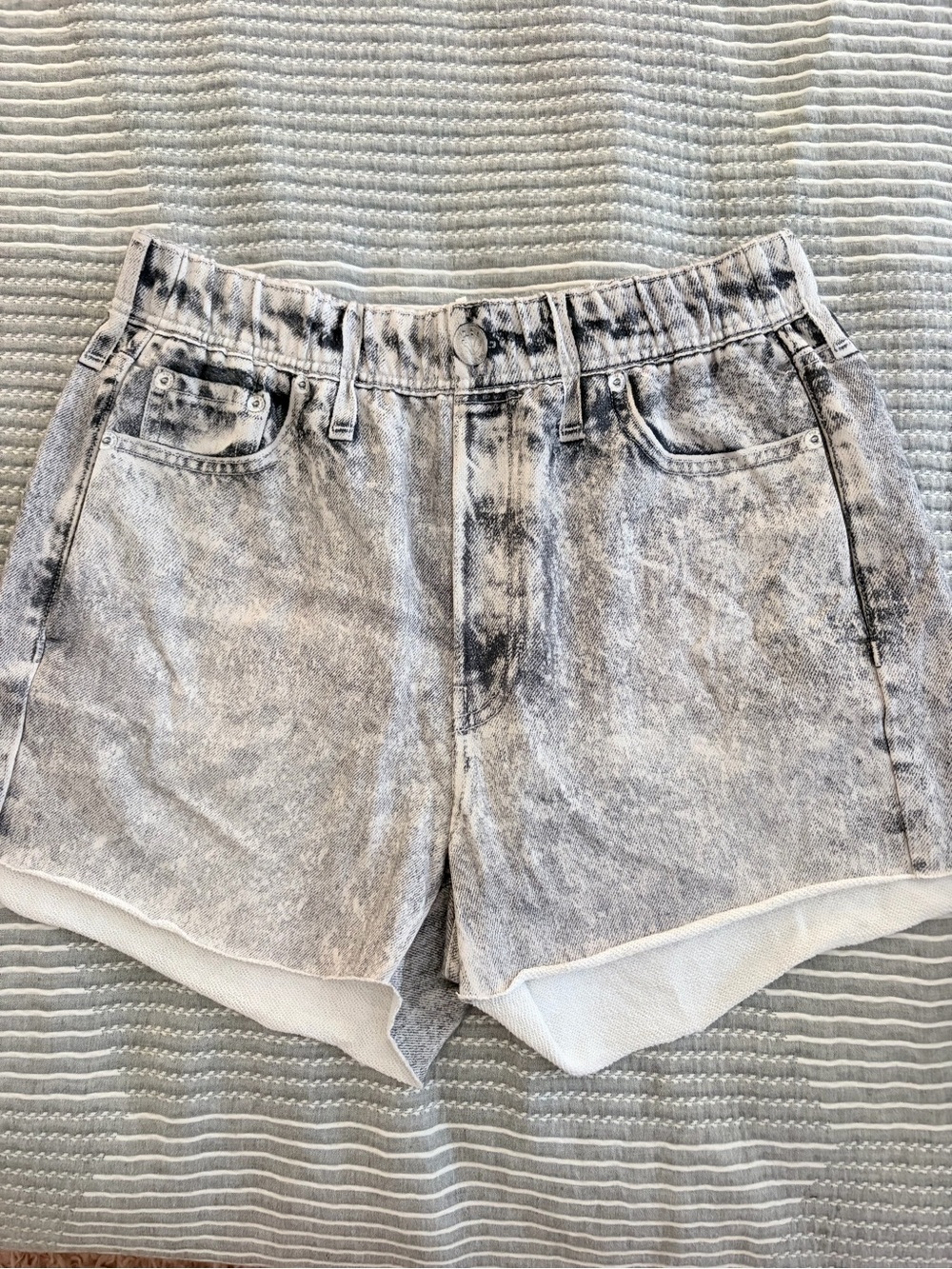 rag & bone Acid-Wash Denim Shorts in Light Gray